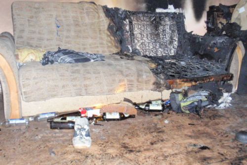 Foto: Muž z Rokycan málem uhořel na posteli