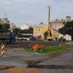 Na Rychtářce už roste nový parkovací dům 