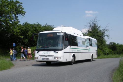 Foto: Na šumavské Černé jezero jezdí od soboty autobus