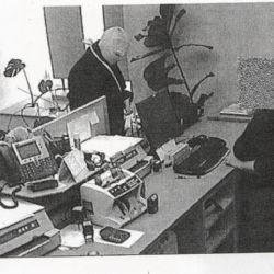 Ovázaný lupič řádil v Plzni, policie hledá svědky