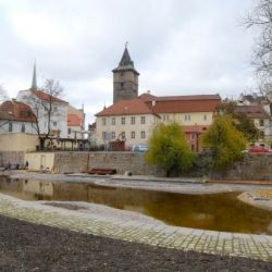 Plzeň má opět své Benátky, vodu v Mlýnské strouze