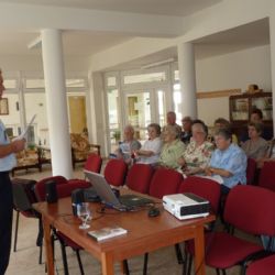 Plzeňští strážníci v Nepomuku besedovali se seniory