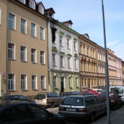 Požár plzeňského bytu: Škoda 1,5 milionu a tři zranění