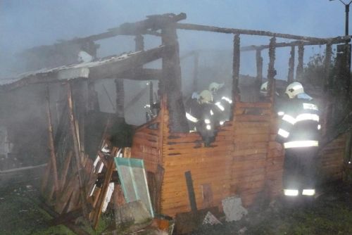 Foto: Při požáru chaty v Benešovicích uhořel člověk