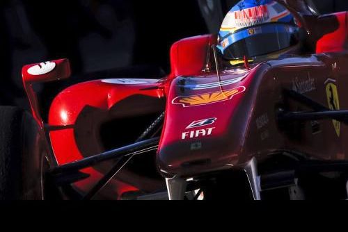 Foto: První Alonsovu jízdu ve Ferrari sledovalo 30 tisíc fanoušků