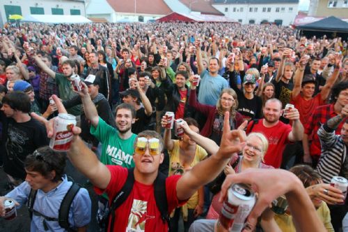 Foto: Rekord v přípitku pokořilo na Pilsner Festu 5331 lidí