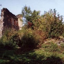 Romantickou zříceninu Švamberk rozezní ve středu Máj