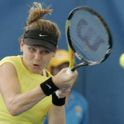Šafářová v Paříži postoupila, Benešová po debaklu vypadla