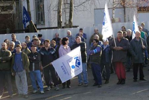 Foto: V Plzni protestovalo 50 lidí proti radaru