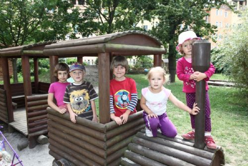 Foto: Stovka dětí z Plzně trávila prázdniny v Želvičkové školce 