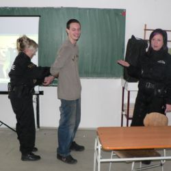 Strážníci besedovali se studenty průmyslovky o drogách