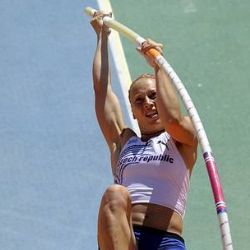 Tyčkaři se budou vznášet ve středu nad náměstím Republiky