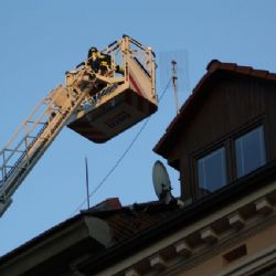 V centru Plzně hořel v pondělí ráno byt, škoda 1,5 milionu