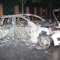 V noci shořelo v Plzni auto za více než milion korun