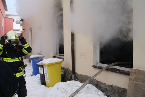 Foto: V Plzni hořel sklad s CD nosiči, škoda milion