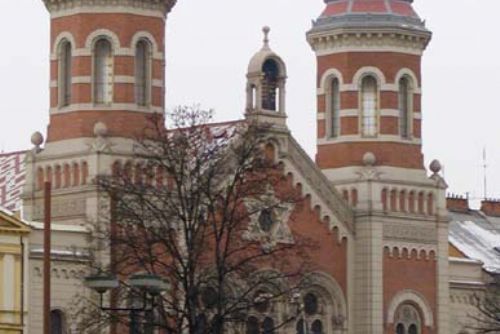 Foto: Hudba pomůže opravit svatostánek plzeňské synagogy