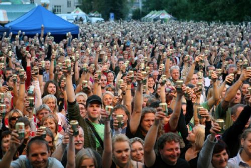 Foto: Dosáhne Pilsner Fest na nový rekord v přípitku? 