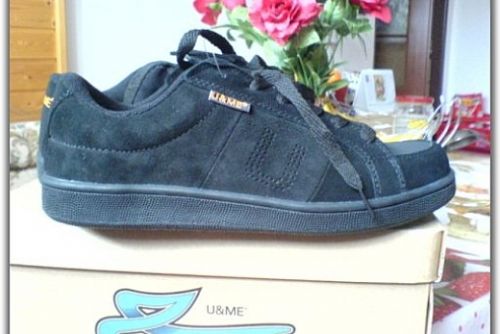 Foto: dTest si koupil v internetovém obchodě padělané boty 