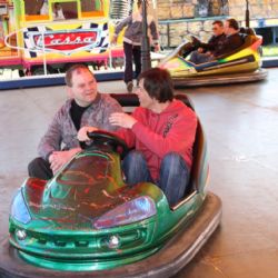 Handicapovaní se bavili na pouťových atrakcích u Jiřího