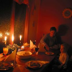 Hasiči k Vašemu štědrovečernímu stolu nepatří…