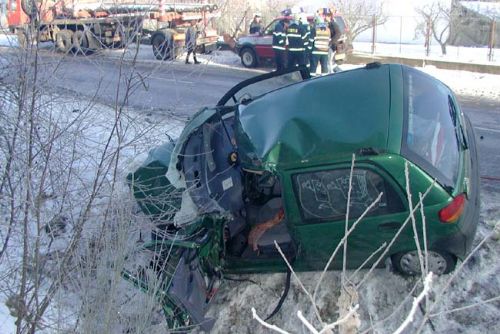 Foto: Sníh způsobil u Staňkova vážnou nehodu