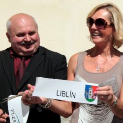 Hejtman a zpěvačka Helena Vondráčková slavili v Liblíně