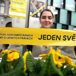 Jeden svět v Plzni přinesl osudy mongolských dělníků