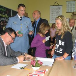 Jsem Saša, představil se ministr Vondra prvňákům v Poříčí 