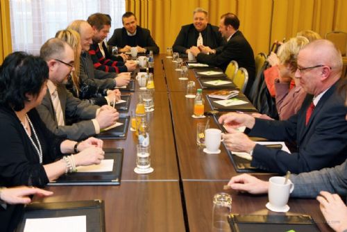 Foto: Krajští a plzeňští radní jednali o Západním okruhu i další spolupráci