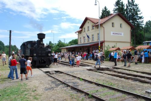 Foto: Lokálka Pňovany - Bezdružice oslavila 110 let