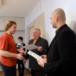Mladí výzkumníci převzali na rektorátu certifikáty