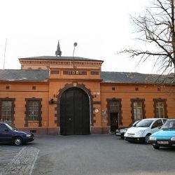 Na Borech autem prorazili bránu, chtěli osvobodit vězně