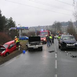 Ve Zbirohu se srazila čtyři auta, jedno zranění