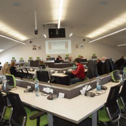 Na ÚMO Plzeň 3 vyzkoušeli elektronickou aukci a ušetřili