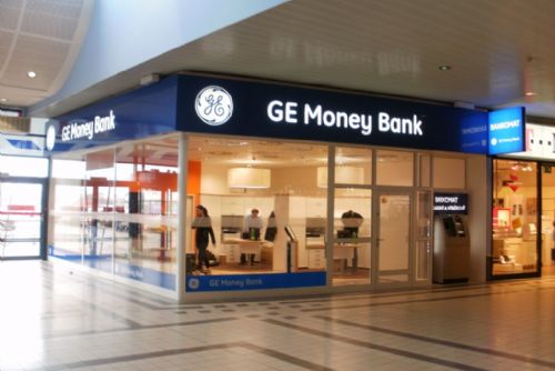 Foto: Návštěvníci nové pobočky GE Money Bank v Plzni mohou vyhrát iPad