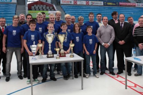 Foto: Plzeňský kraj podporuje mládežnický hokej v Plzni
