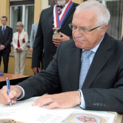 Prezident Klaus zahájil třídenní návštěvu Plzeňského kraje