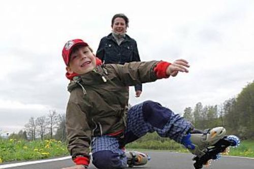 Foto: Projekt učí děti v Plzni bezpečně jezdit na in-line bruslích