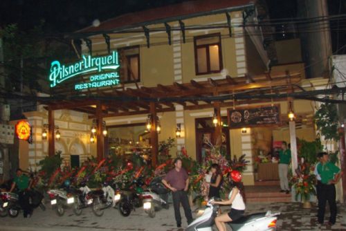 Foto: První Pilsner Urquell Original Restaurant v Asii otevřel Vietnam
