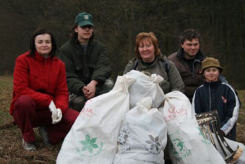 Foto: Rokycanští ochránci uklízeli svět, teď se chystají sázet zeleň 