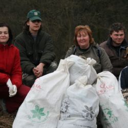 Rokycanští ochránci uklízeli svět, teď se chystají sázet zeleň 
