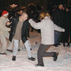 Od petard se v kraji zranili tři lidé