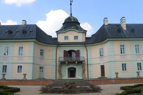 Foto: Snoubenci si mohou v sobotu prohlédnout zámek Manětín