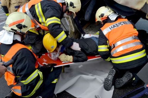 Foto: Soutěž ve vyprošťování ovládli hasiči z Plzeňského kraje