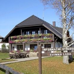 Šumavská Svinná Lada v pátek otevírá informační středisko