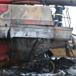 U Staňkova shořel kombajn, škola půl milionu