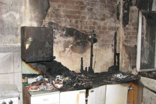 Foto: V Horní Bříze hořela v domě kuchyně, škoda 150 tisíc 