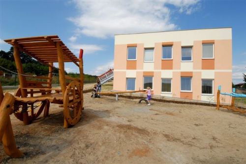 Foto: Ve Lhotě otevřeli novou mateřskou školu