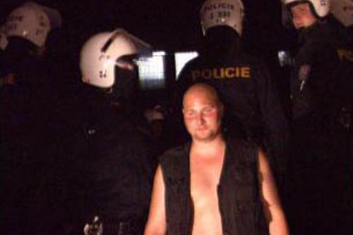 Foto: Policie byla při srazu pravicových extremistů ve střehu