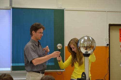 Foto: 11. ZŠ v Plzni představila moderní učebnu fyziky 